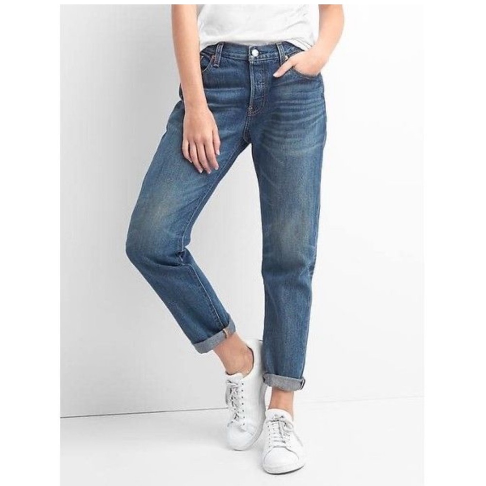 Gap Boyfriend Fit Button Fly Deconstructed Jeans. Size 30